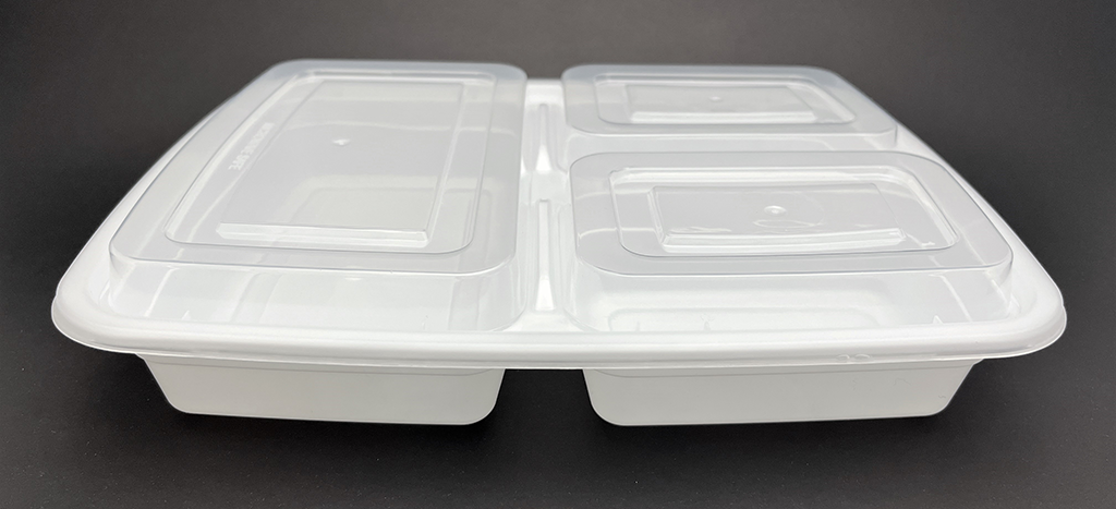 Closed lid view of DT339 white color rectangular container