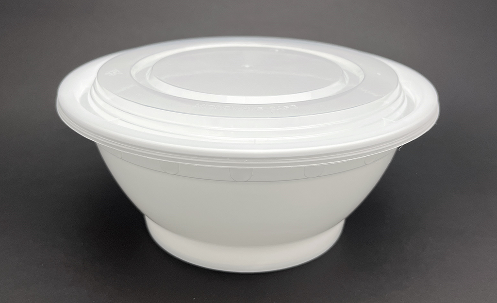 Closed lid view of B32 white color plastic bowl